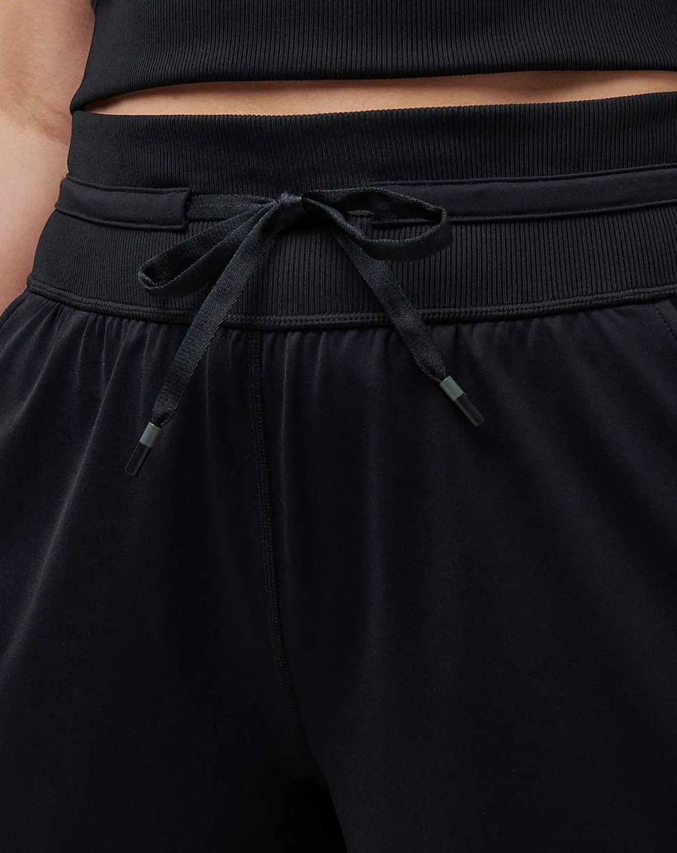 Moveknit Tie Short