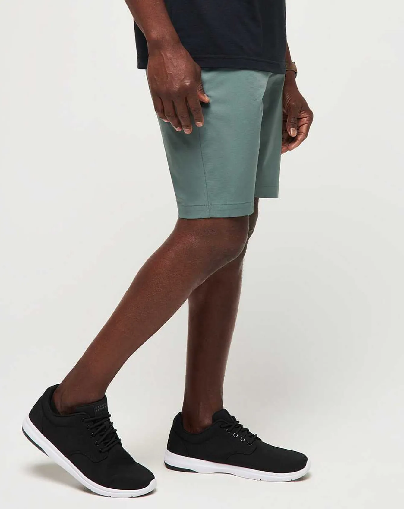 Wanderlust Short 9In